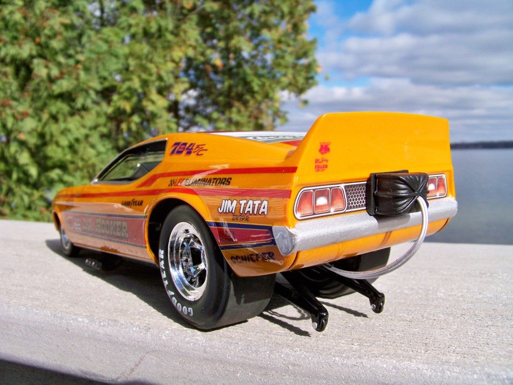 18 Autoworld NHRA 1971 Ford Mustang La Hooker Funny Car with Sue